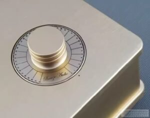 passive preamp full aluminum chassis in "tuhao gold" (with luxury aluminum knobs)‌